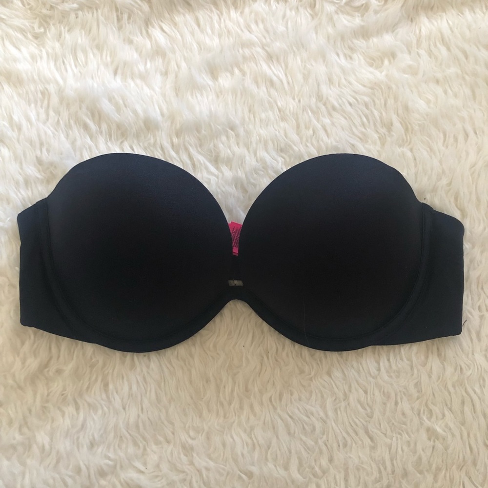 Beyond sexy Black strapless bra